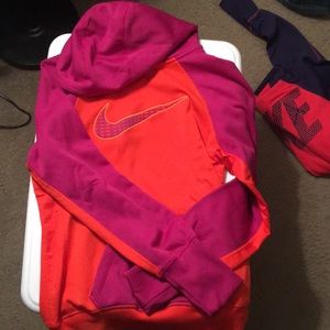 Small Nike therma fit sweatshirt